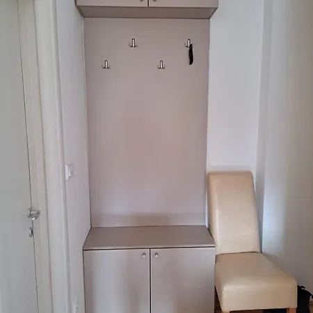 Apartment Aries *